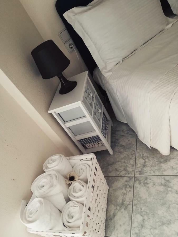 Katerina'S Appartement นิเกียนา ภายนอก รูปภาพ